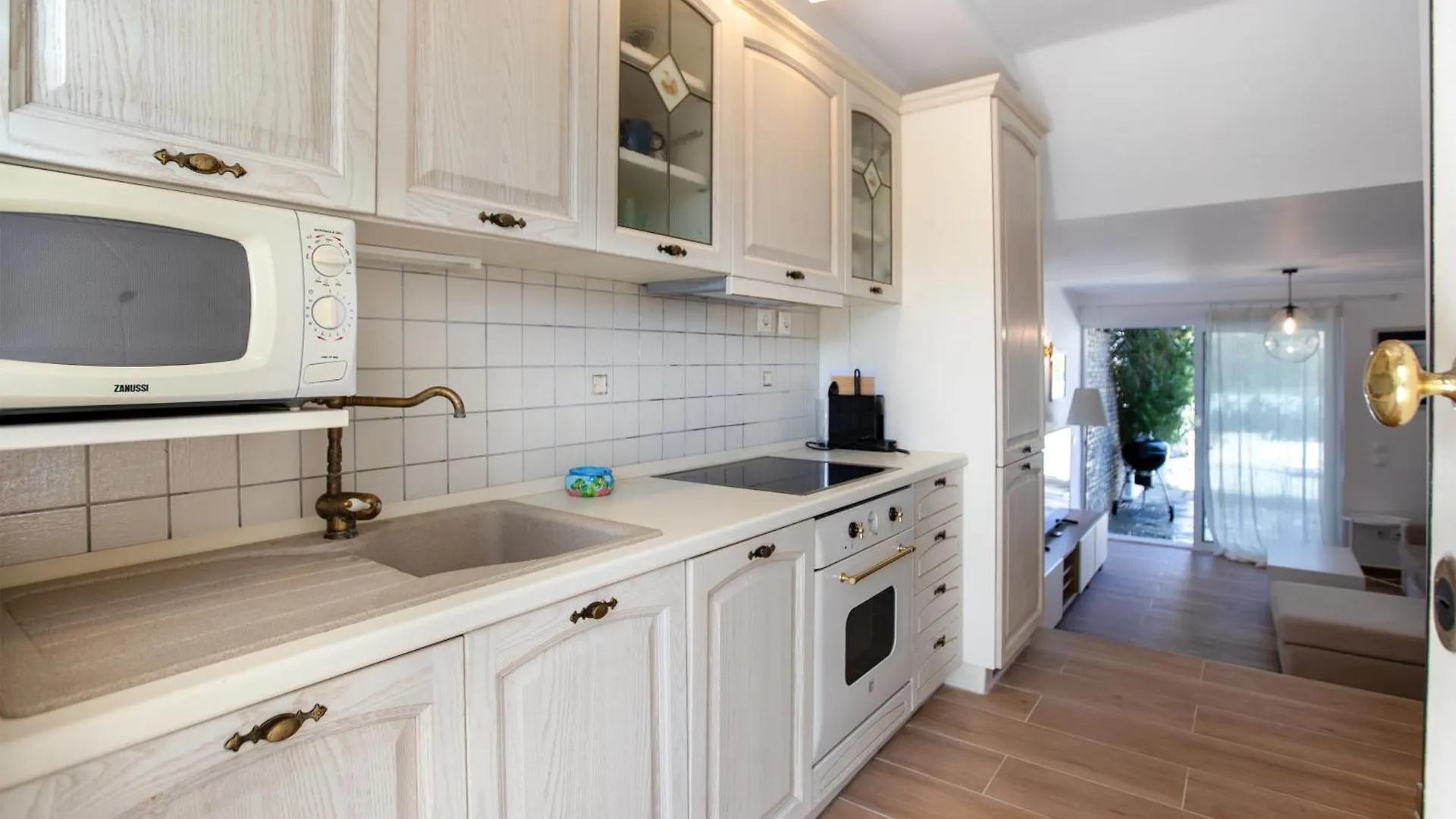 Simonidis Seaside Apartment By Rentalspro - Pefkohori Halkidiki