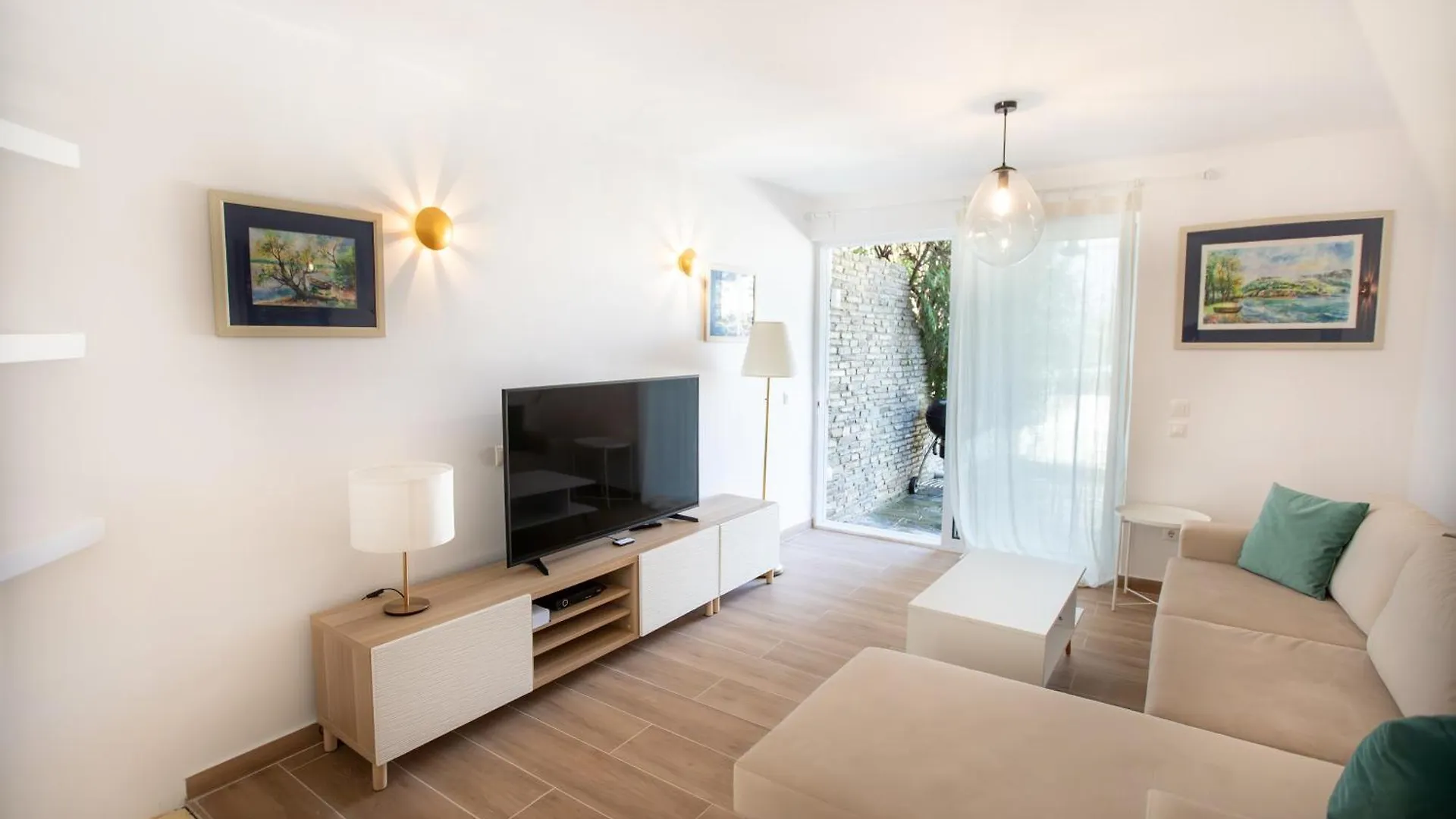 Simonidis Seaside Apartment By Rentalspro - Pefkohori Halkidiki 0*, Pefkochori Griechenland