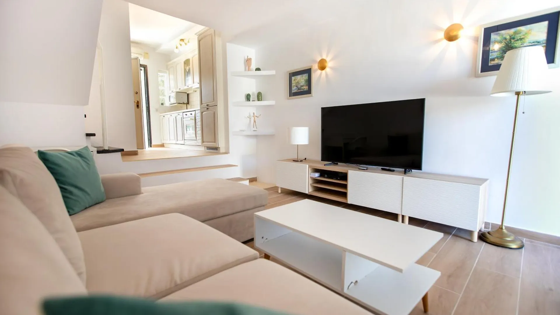 Simonidis Seaside Apartment By Rentalspro - Pefkohori Halkidiki